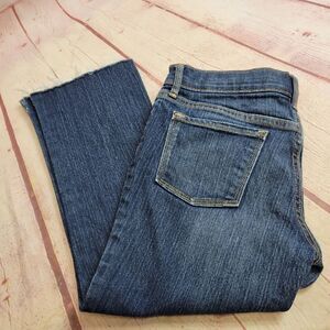 Old Navy distressed capri 12